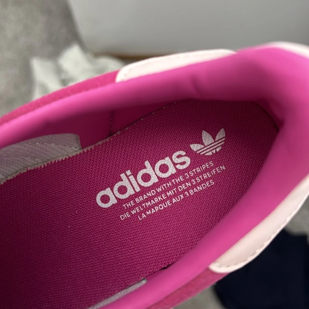 Shoes - Picture 7 of 8